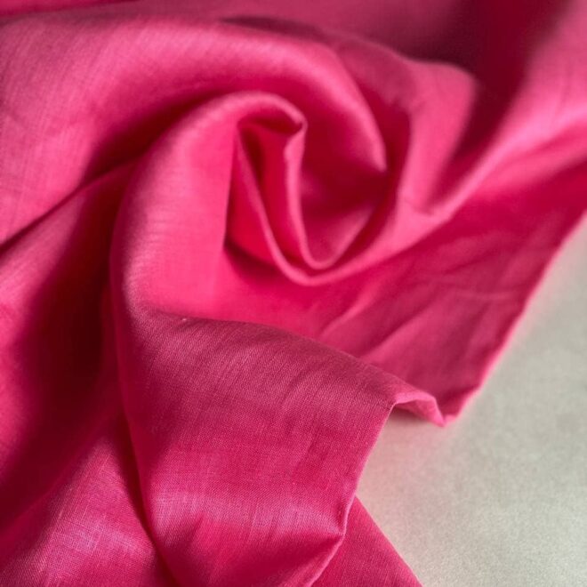 ткань из льна ярко-розового цвета